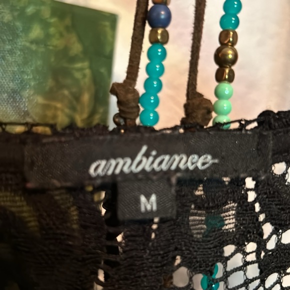 # 69 Gorgeous, black lace top - Picture 5 of 9